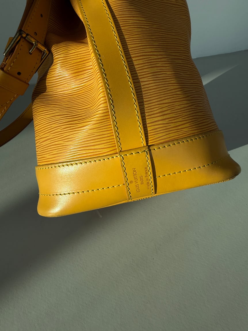 RR ARCHIVE Louis Vuitton Epi Noé Bag