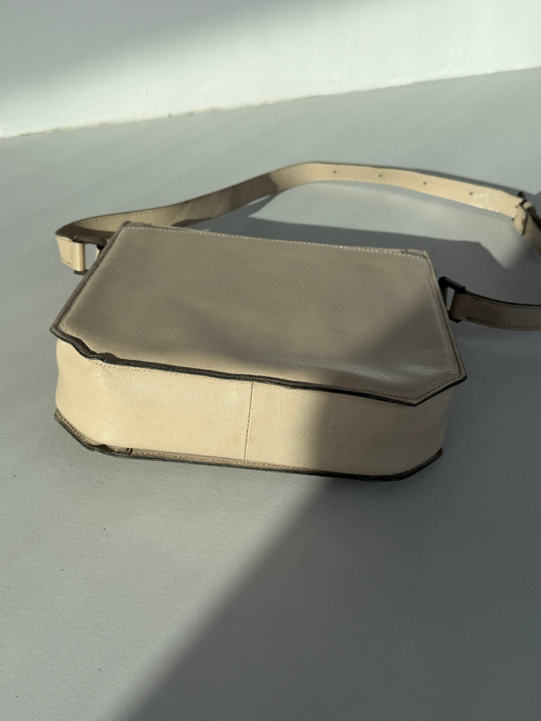 RR ARCHIVE Yves Saint Laurent Safari Leather Shoulder Bag