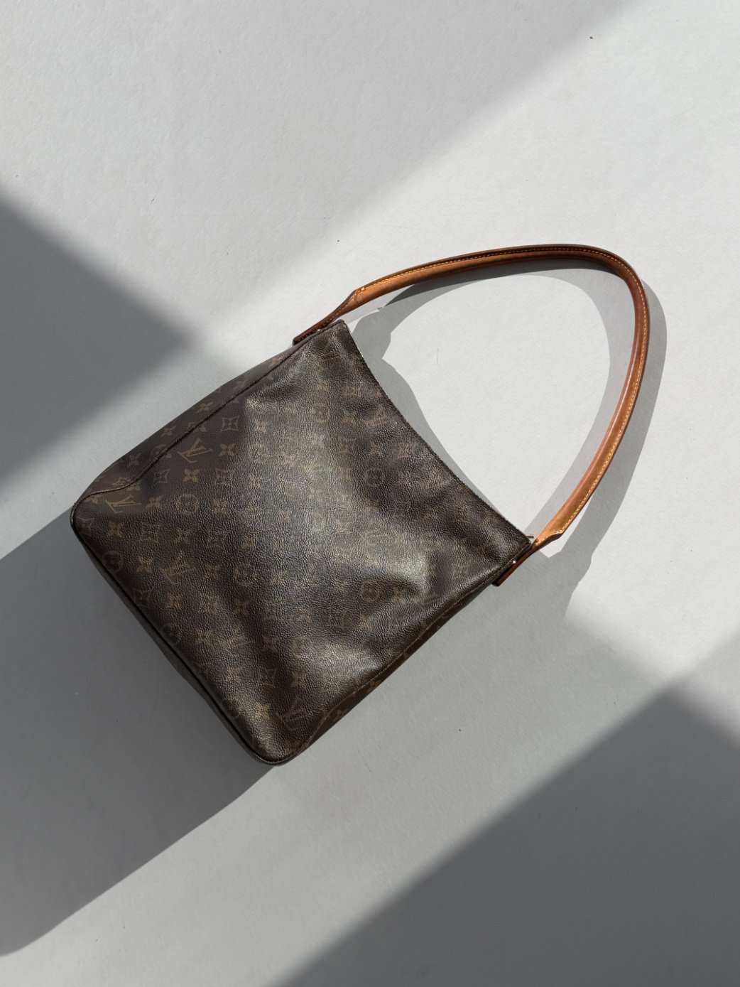 RR ARCHIVE Louis Vuitton Monogram Looping Bag