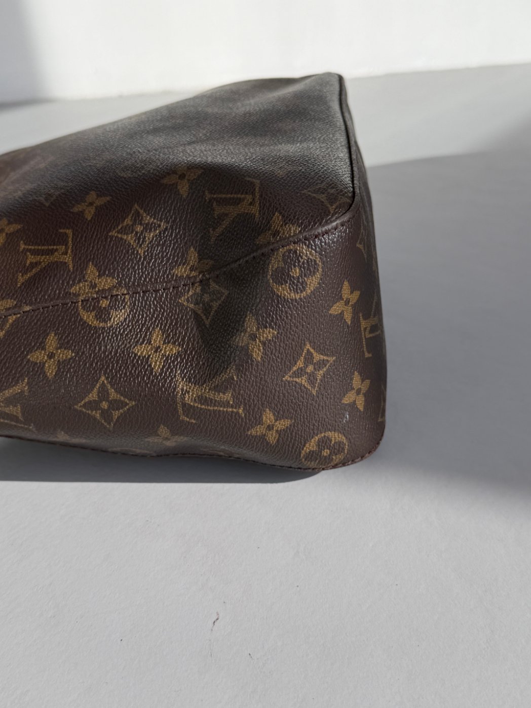 RR ARCHIVE Louis Vuitton Monogram Looping Bag