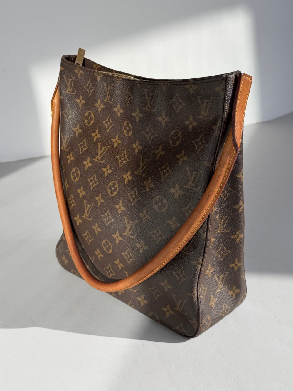 RR ARCHIVE Louis Vuitton Monogram Looping Bag