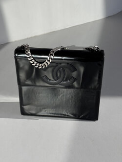 RR ARCHIVE Chanel Mark Chain Patent Leather Handbag