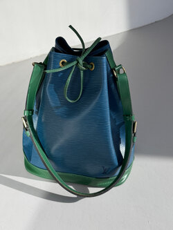 RR ARCHIVE Louis Vuitton Epi Noé Bag