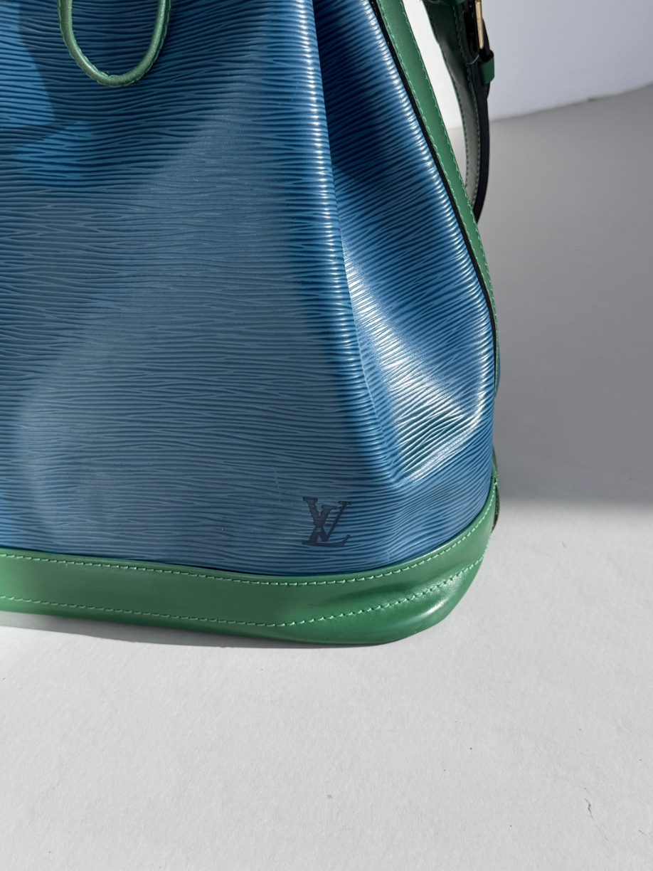 RR ARCHIVE Louis Vuitton Epi Noé Bag
