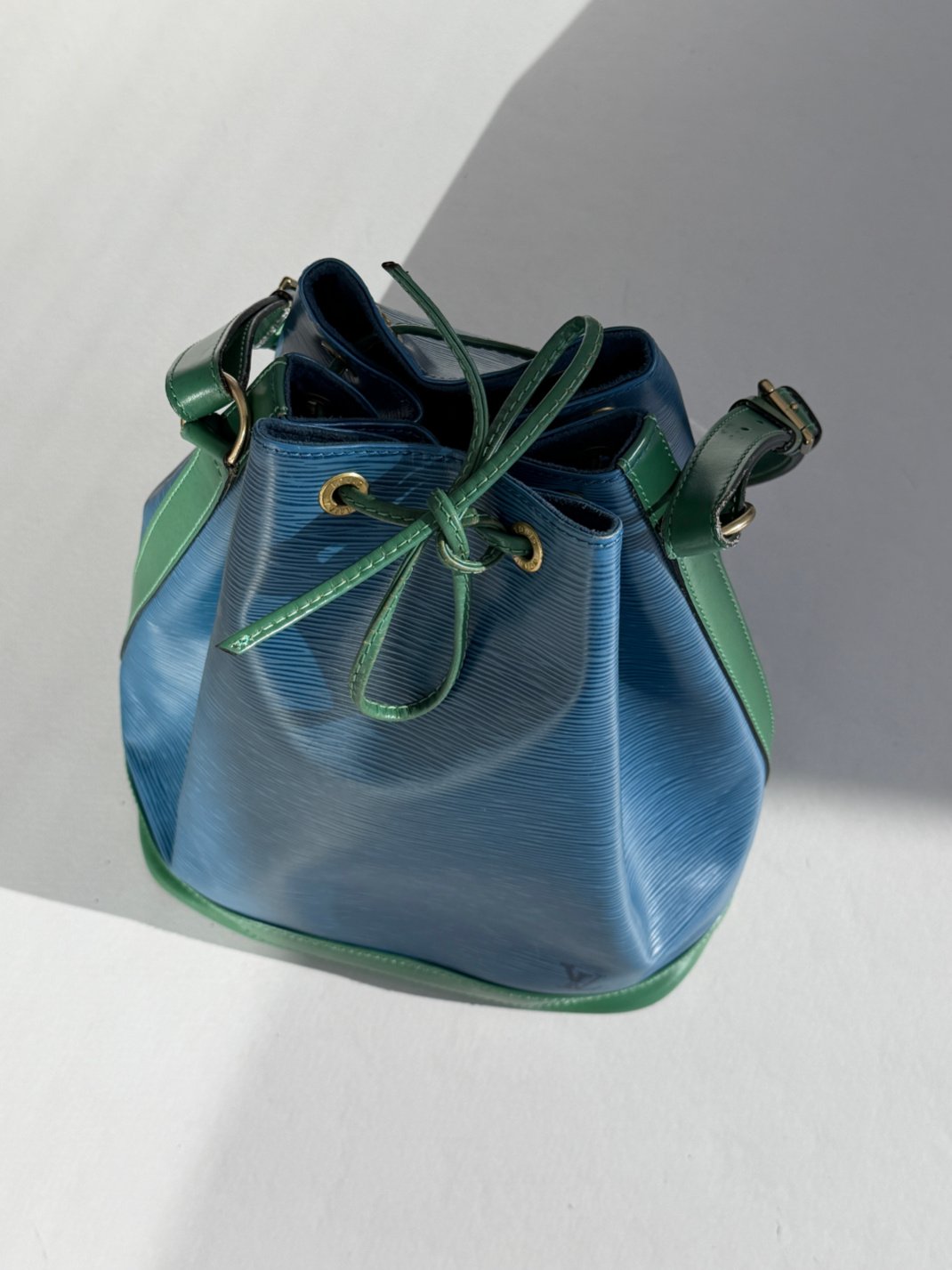 RR ARCHIVE Louis Vuitton Epi Noé Bag