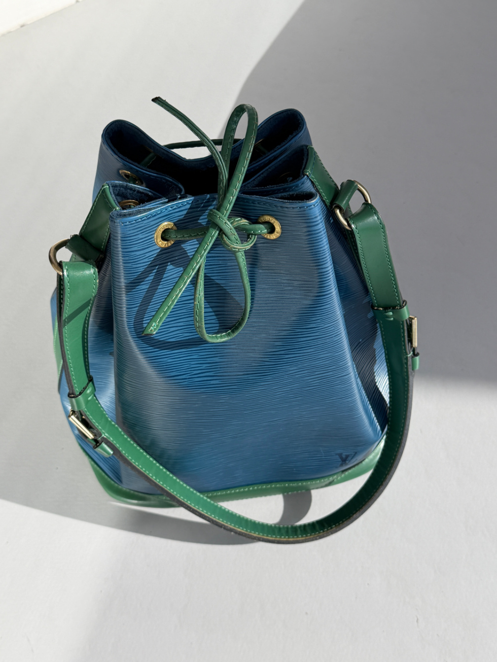 RR ARCHIVE Louis Vuitton Epi Noé Bag