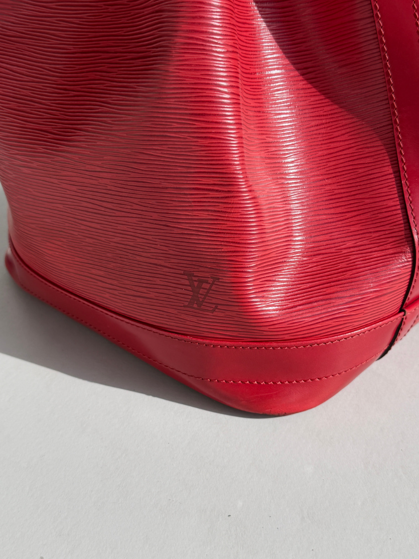 RR ARCHIVE Louis Vuitton Epi Noé Bag