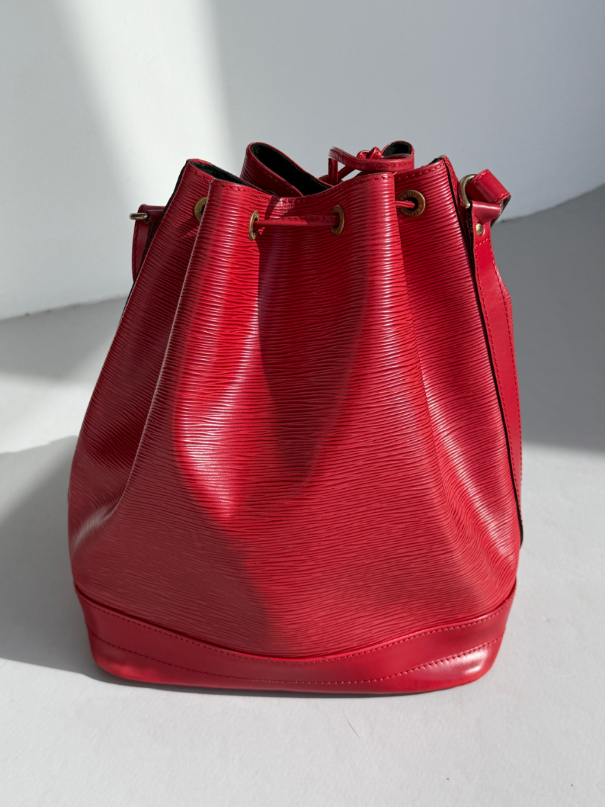 RR ARCHIVE Louis Vuitton Epi Noé Bag