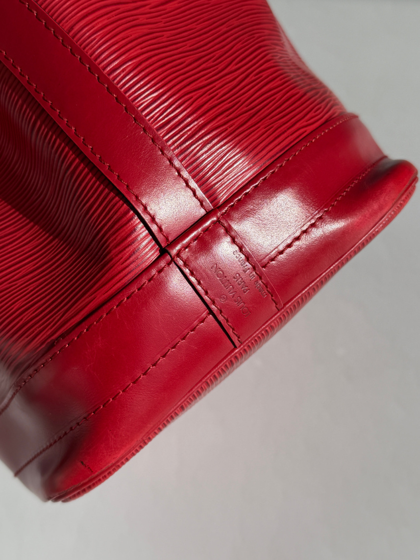 RR ARCHIVE Louis Vuitton Epi Noé Bag