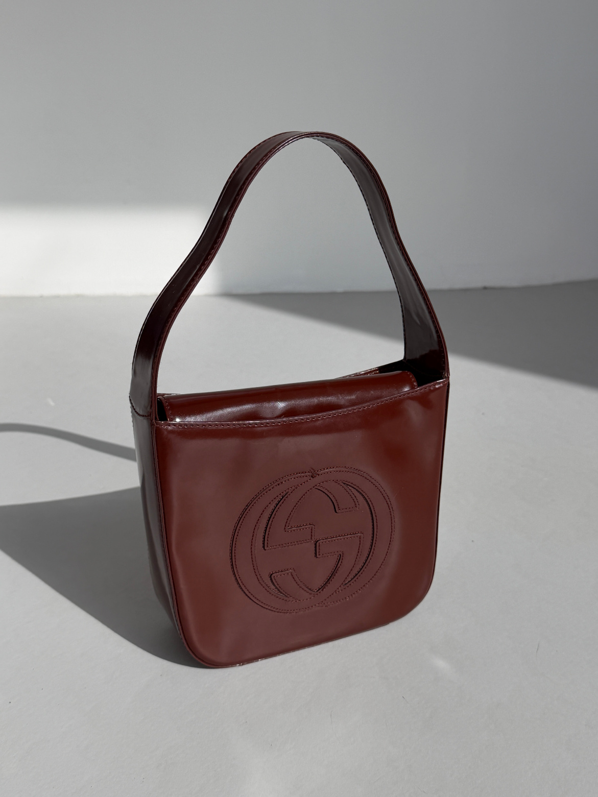 RR ARCHIVE Gucci Logo Patent Leather Handbag