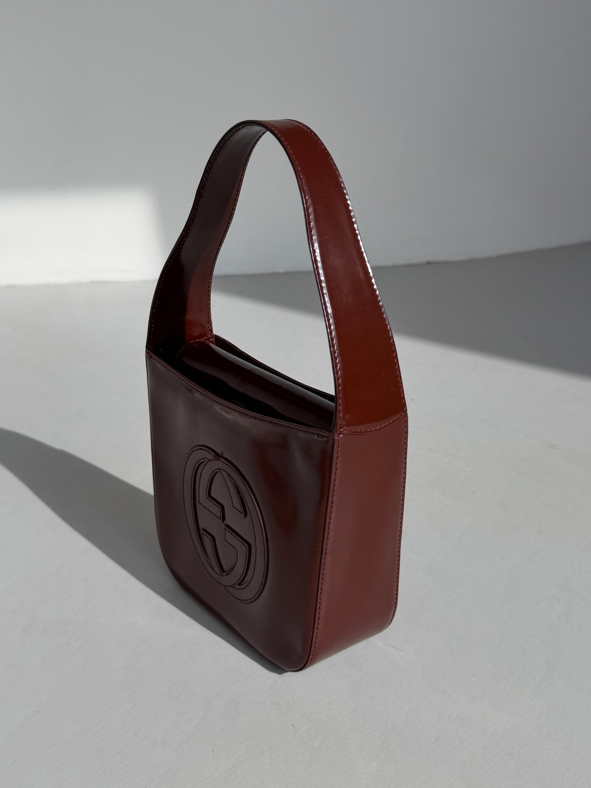 RR ARCHIVE Gucci Logo Patent Leather Handbag