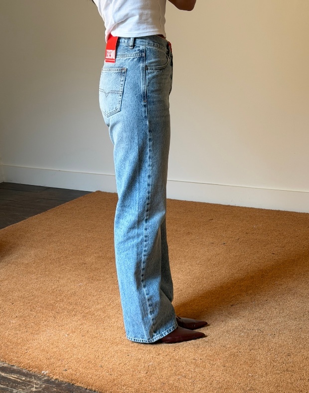 Diesel Women 1971 D-SENT Jeans