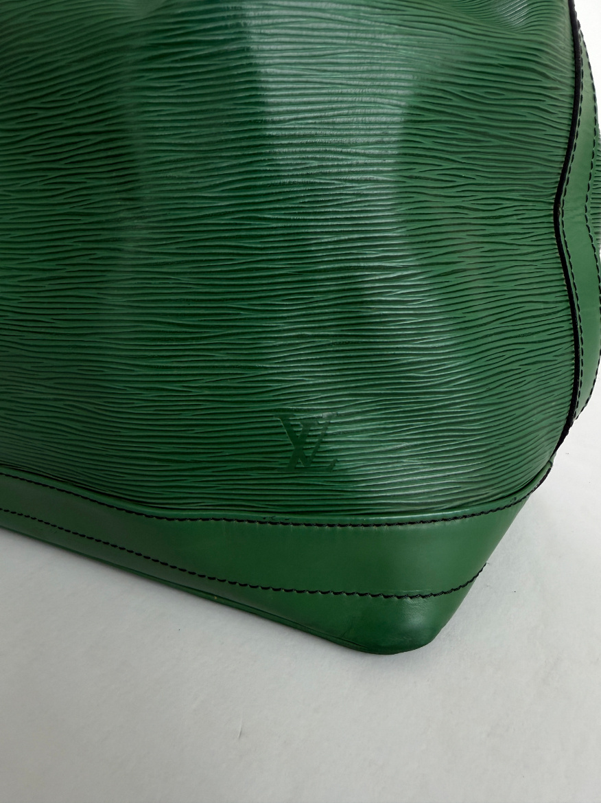 RR ARCHIVE Louis Vuitton Epi Noé Bag