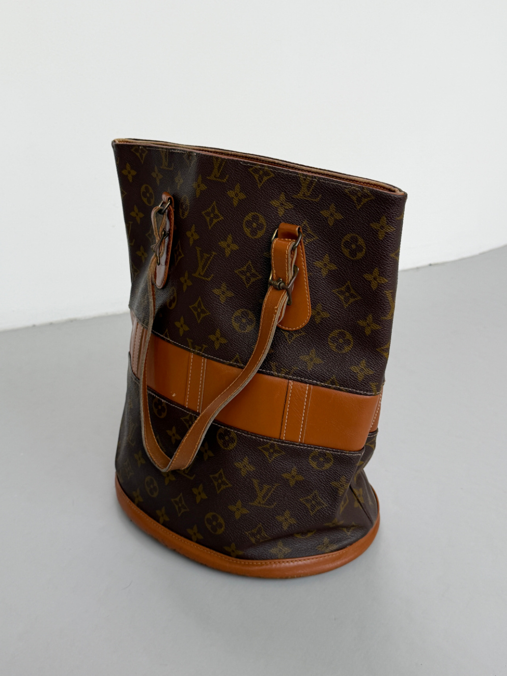 RR ARCHIVE Louis Vuitton Monogram GM Bucket Bag