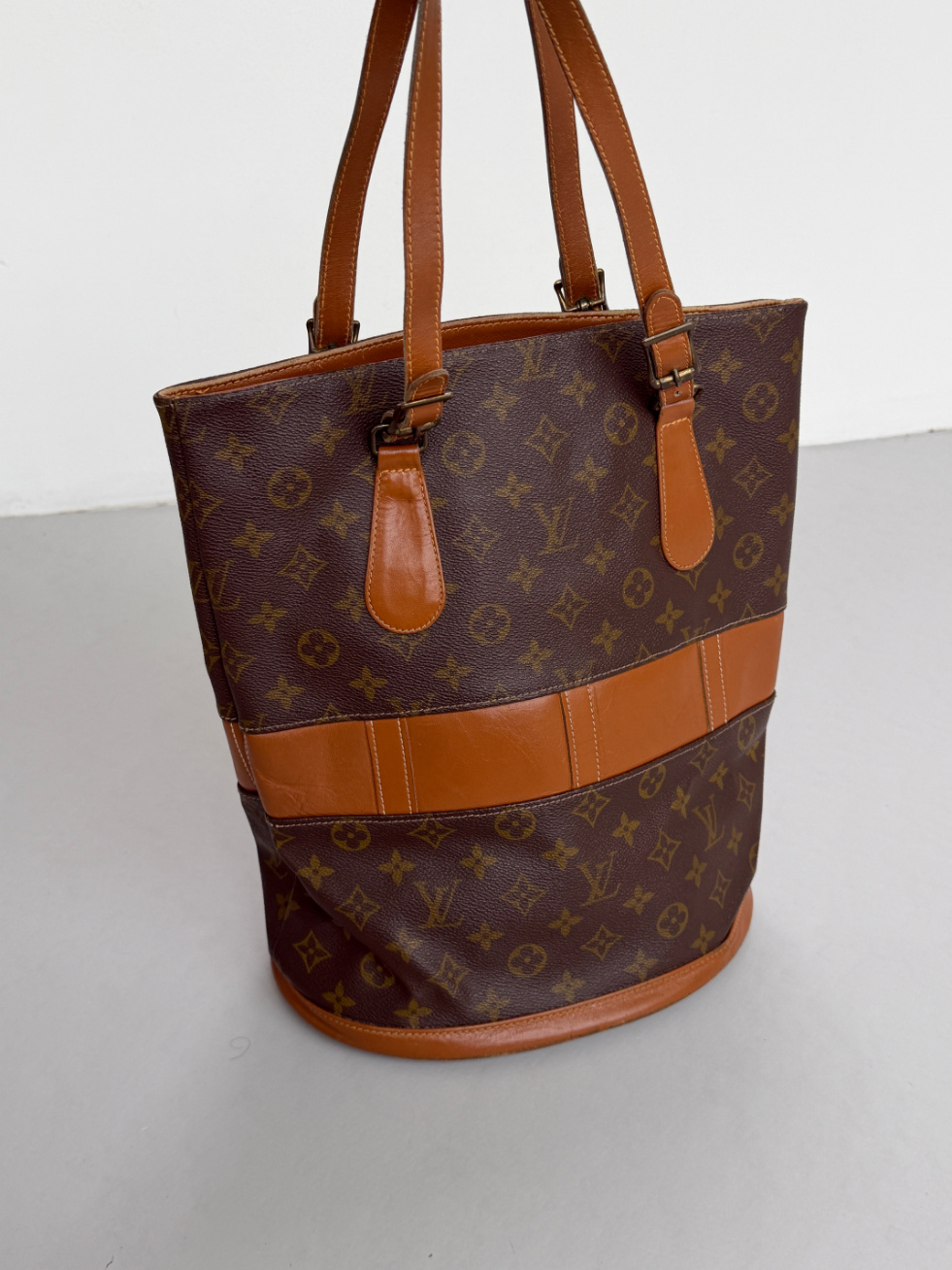 RR ARCHIVE Louis Vuitton Monogram GM Bucket Bag