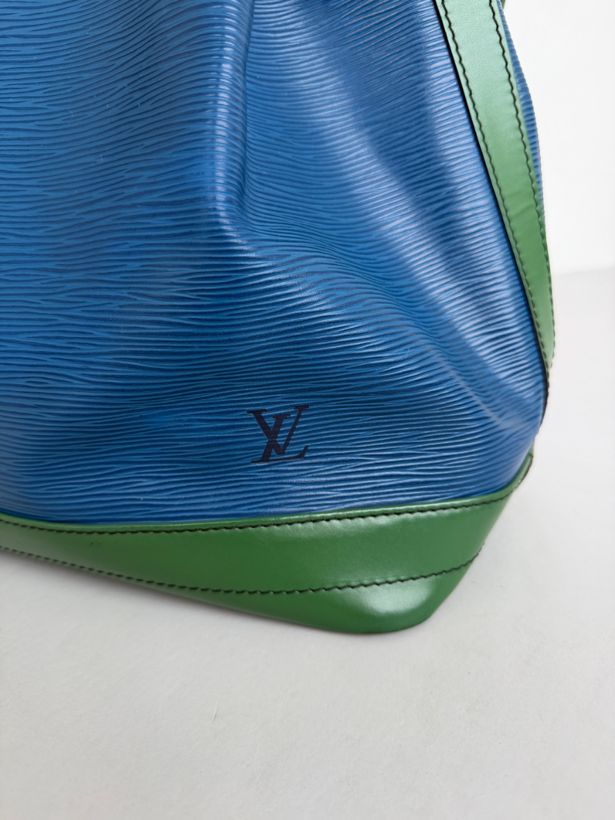 RR ARCHIVE Louis Vuitton Epi Bicolor Noé Bag