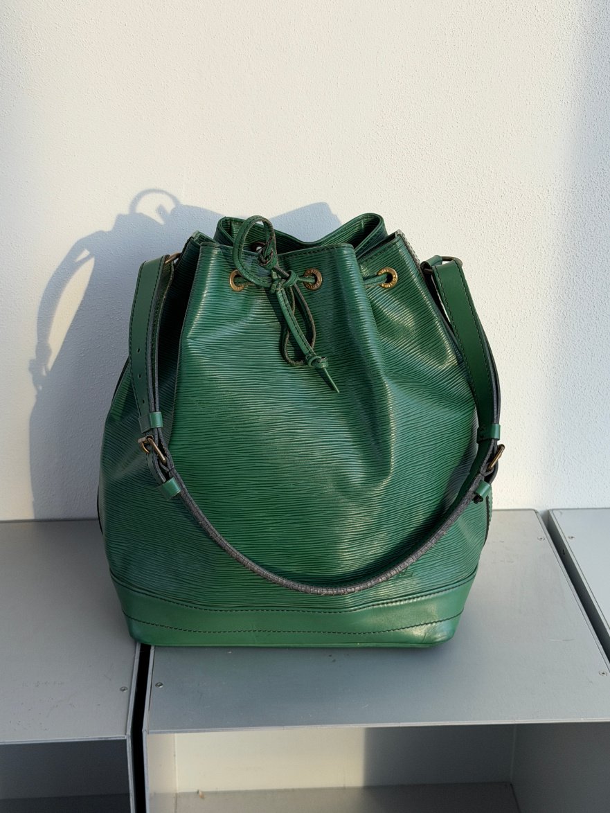RR ARCHIVE Louis Vuitton Epi Noé Bag