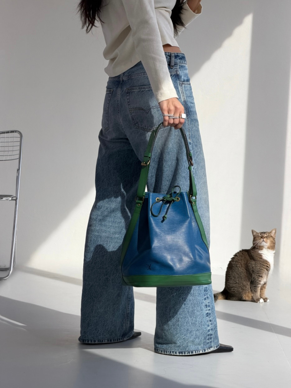 RR ARCHIVE Louis Vuitton Epi Bicolor Noé Bag