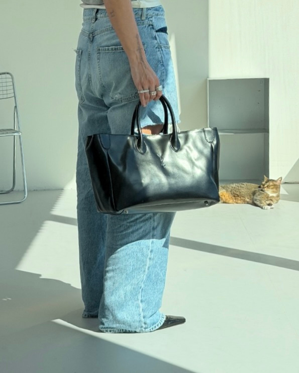 RR ARCHIVE Yves Saint Laurent Patent Leather Tote