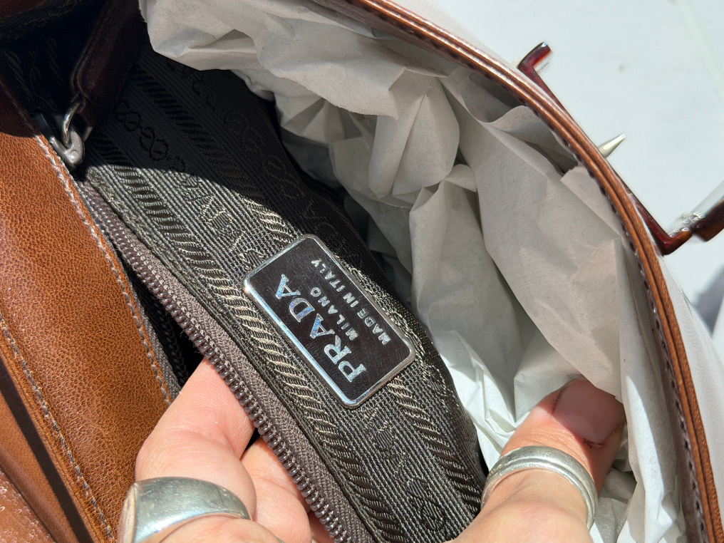 RR ARCHIVE Prada Leather Clip Handbag