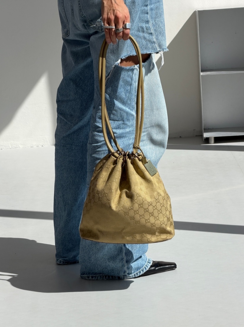 RR ARCHIVE Gucci GG Canvas Leather Handle Bag