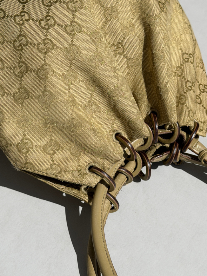 RR ARCHIVE Gucci GG Canvas Leather Handle Bag