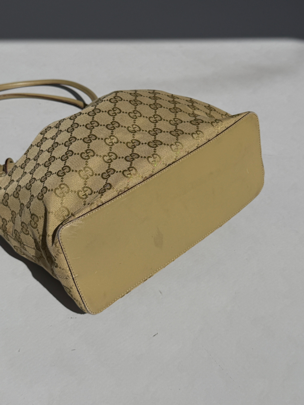 RR ARCHIVE Gucci GG Canvas Leather Handle Bag