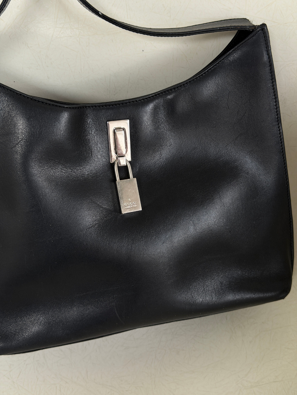 RR ARCHIVE Gucci Lock Leather Shoulder Bag