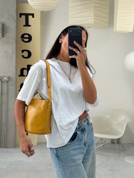 RR ARCHIVE Bottega Veneta Leather Bucket Bag