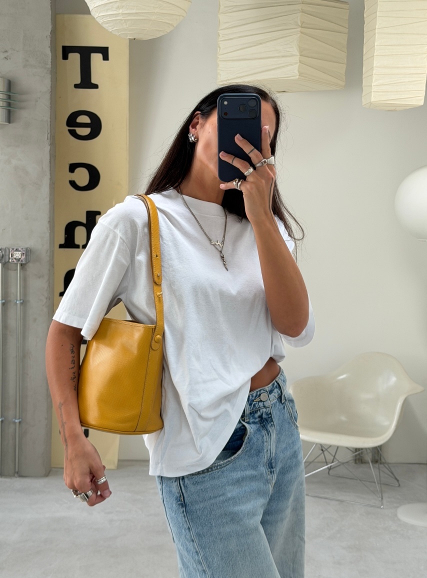 RR ARCHIVE Bottega Veneta Leather Bucket Bag