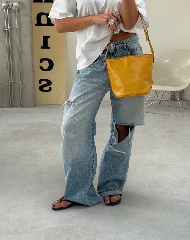 RR ARCHIVE Bottega Veneta Leather Bucket Bag