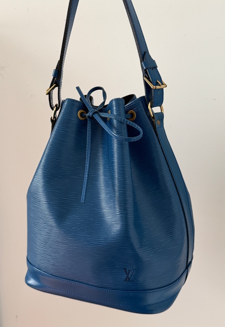 RR ARCHIVE Louis Vuitton Epi Noé Bag