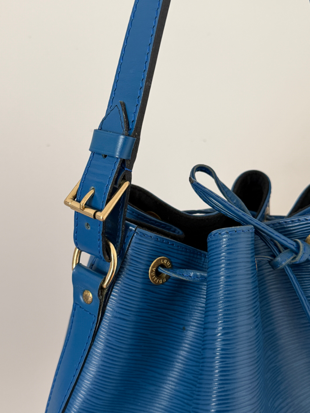 RR ARCHIVE Louis Vuitton Epi Noé Bag