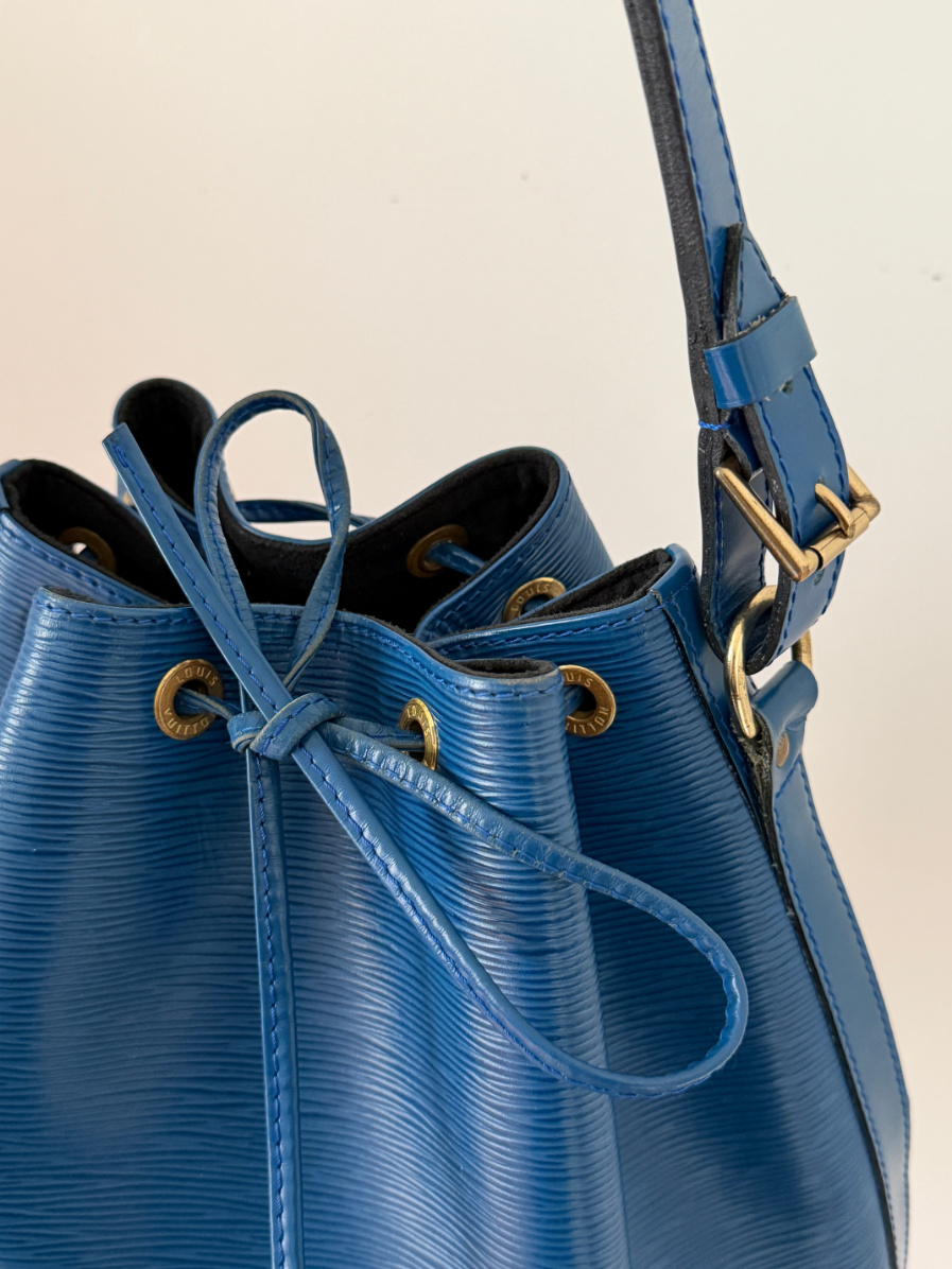 RR ARCHIVE Louis Vuitton Epi Noé Bag