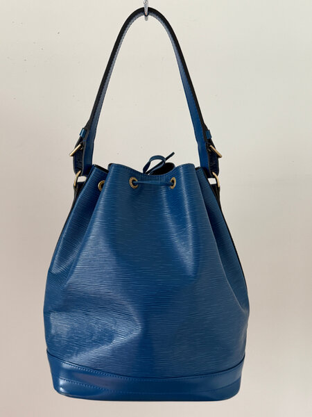RR ARCHIVE Louis Vuitton Epi Noé Bag