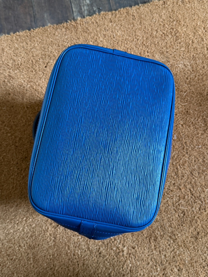 RR ARCHIVE Louis Vuitton Epi Noé Bag