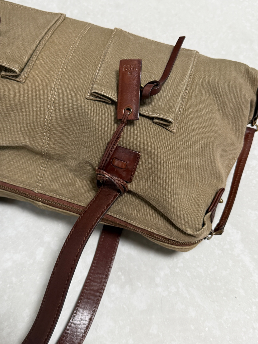 RR ARCHIVE Gucci Canvas Shoulder Bag