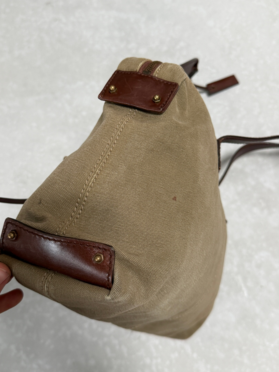 RR ARCHIVE Gucci Canvas Shoulder Bag