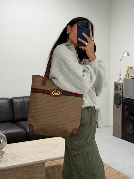 RR ARCHIVE Gucci GG Supreme Web Sherry Line Tote
