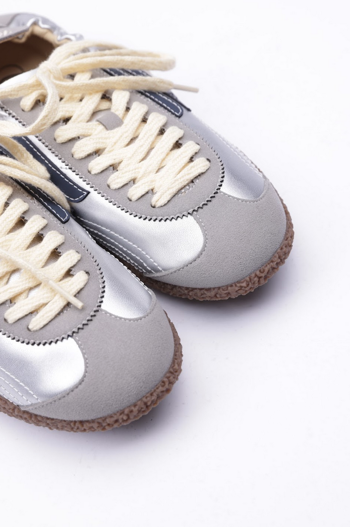Puraai Corsa Sneakers
