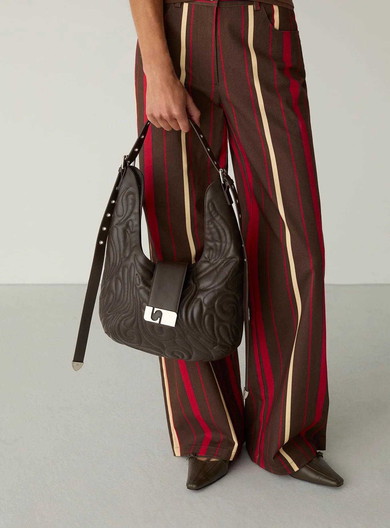 Laagam Vixen Leather Padded Bag