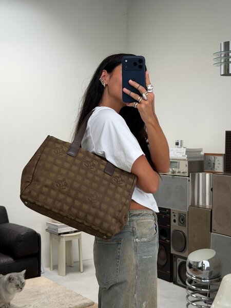 RR ARCHIVE Chanel New Travel Line Tote