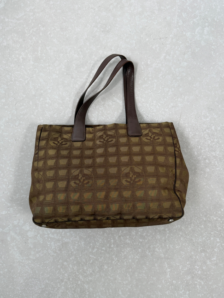 RR ARCHIVE Chanel New Travel Line Tote