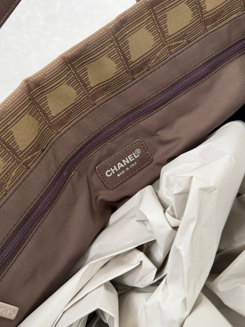 RR ARCHIVE Chanel New Travel Line Tote
