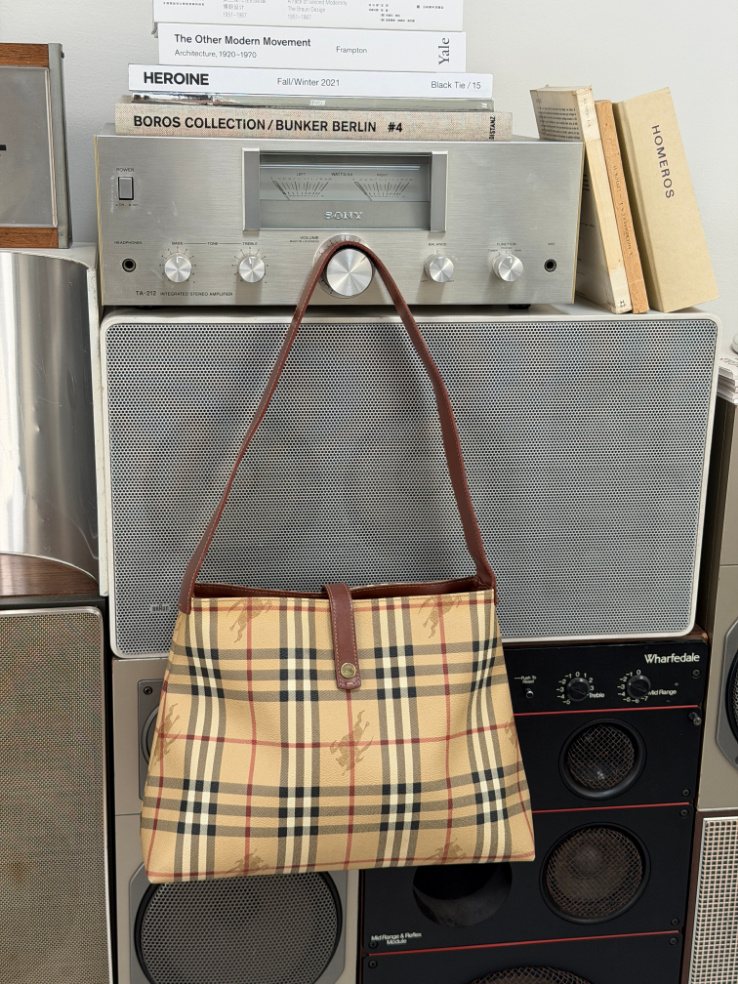 RR ARCHIVE Burberry Nova Check Shoulder Bag