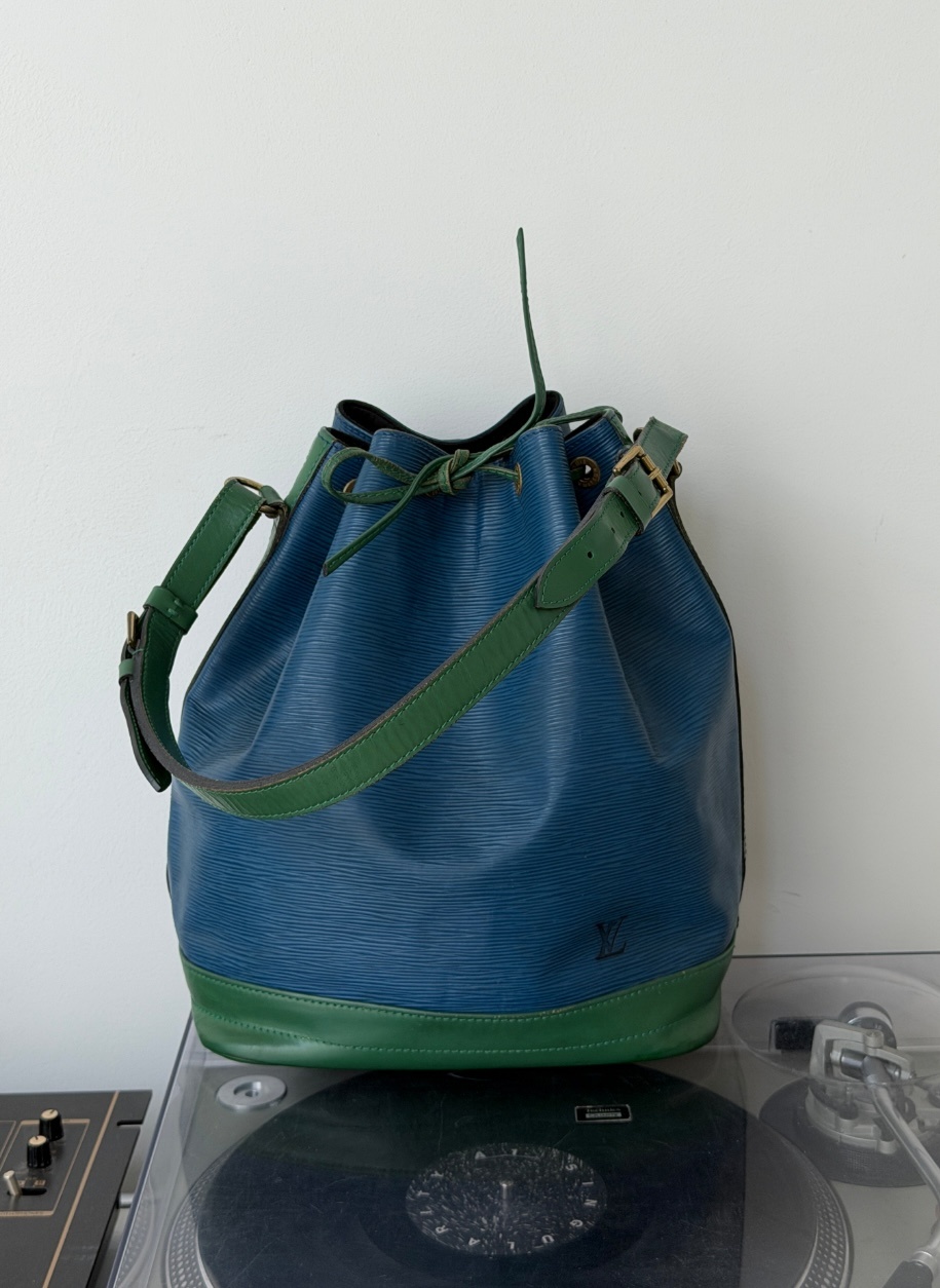 RR ARCHIVE Louis Vuitton Epi Bicolor Noé Bag
