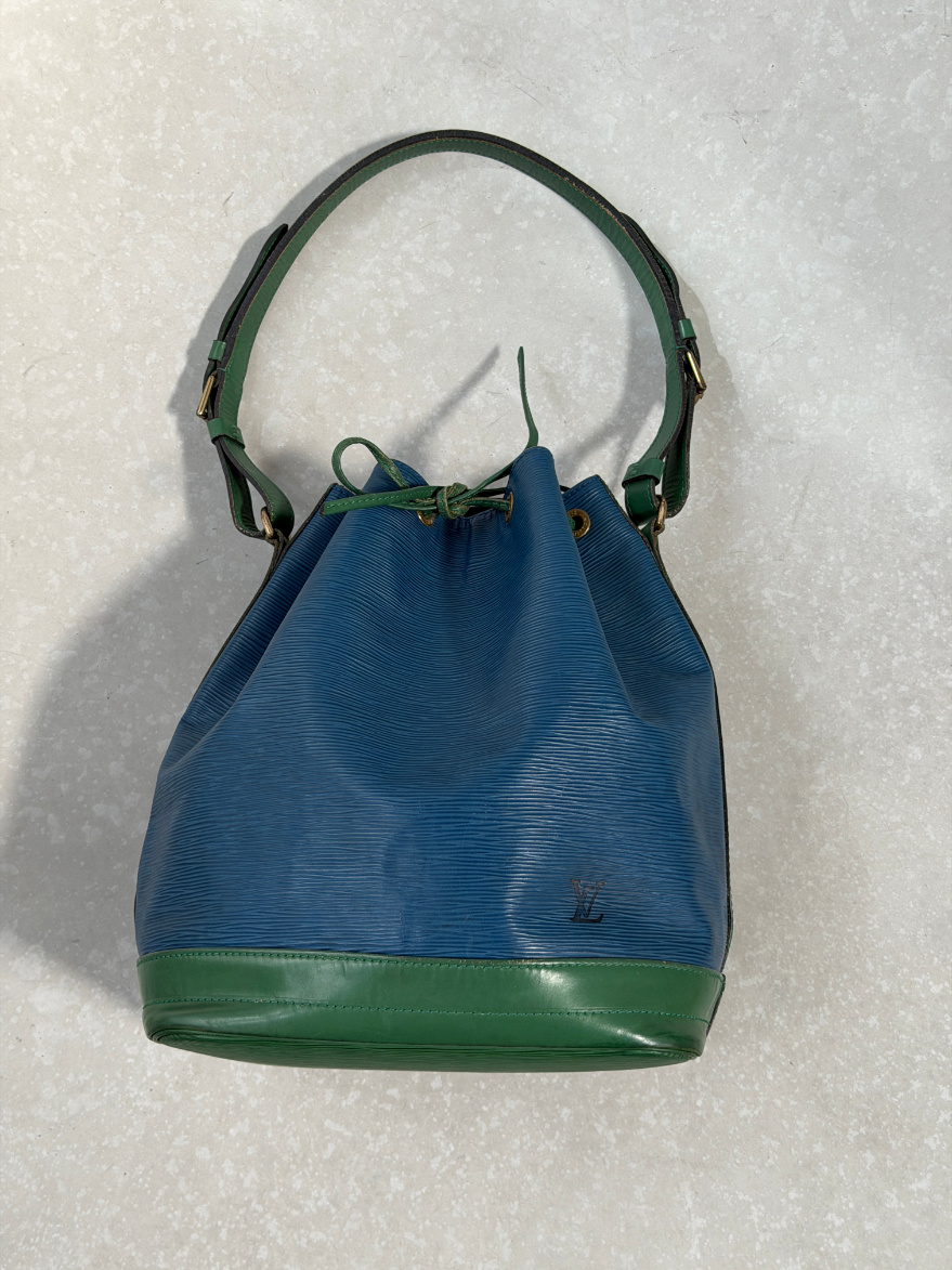 RR ARCHIVE Louis Vuitton Epi Bicolor Noé Bag
