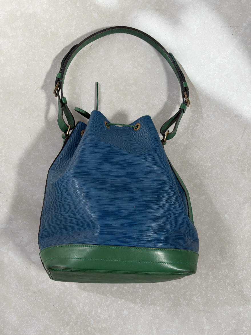 RR ARCHIVE Louis Vuitton Epi Bicolor Noé Bag