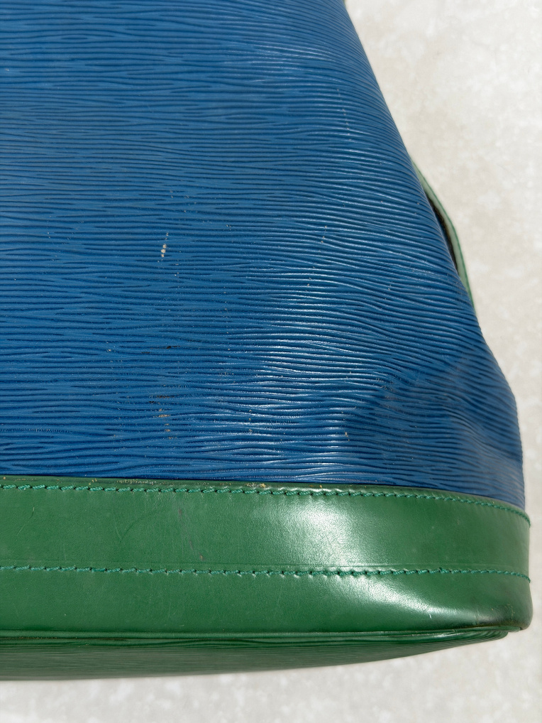 RR ARCHIVE Louis Vuitton Epi Bicolor Noé Bag
