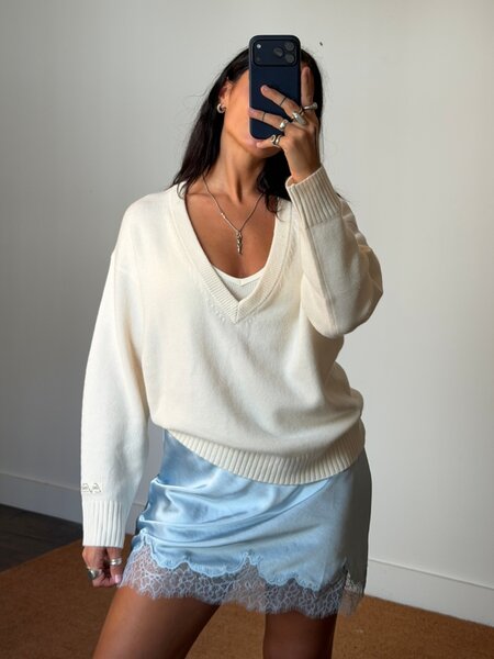 Love Stories Rachel V-Neck Knit